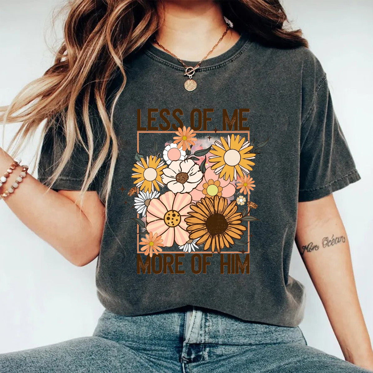 Washed and used T-shirt with printed T-shirt