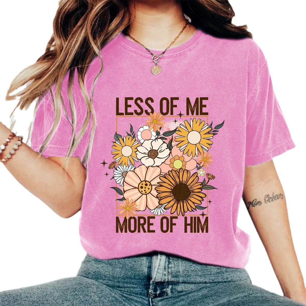 Washed and used T-shirt with printed T-shirt