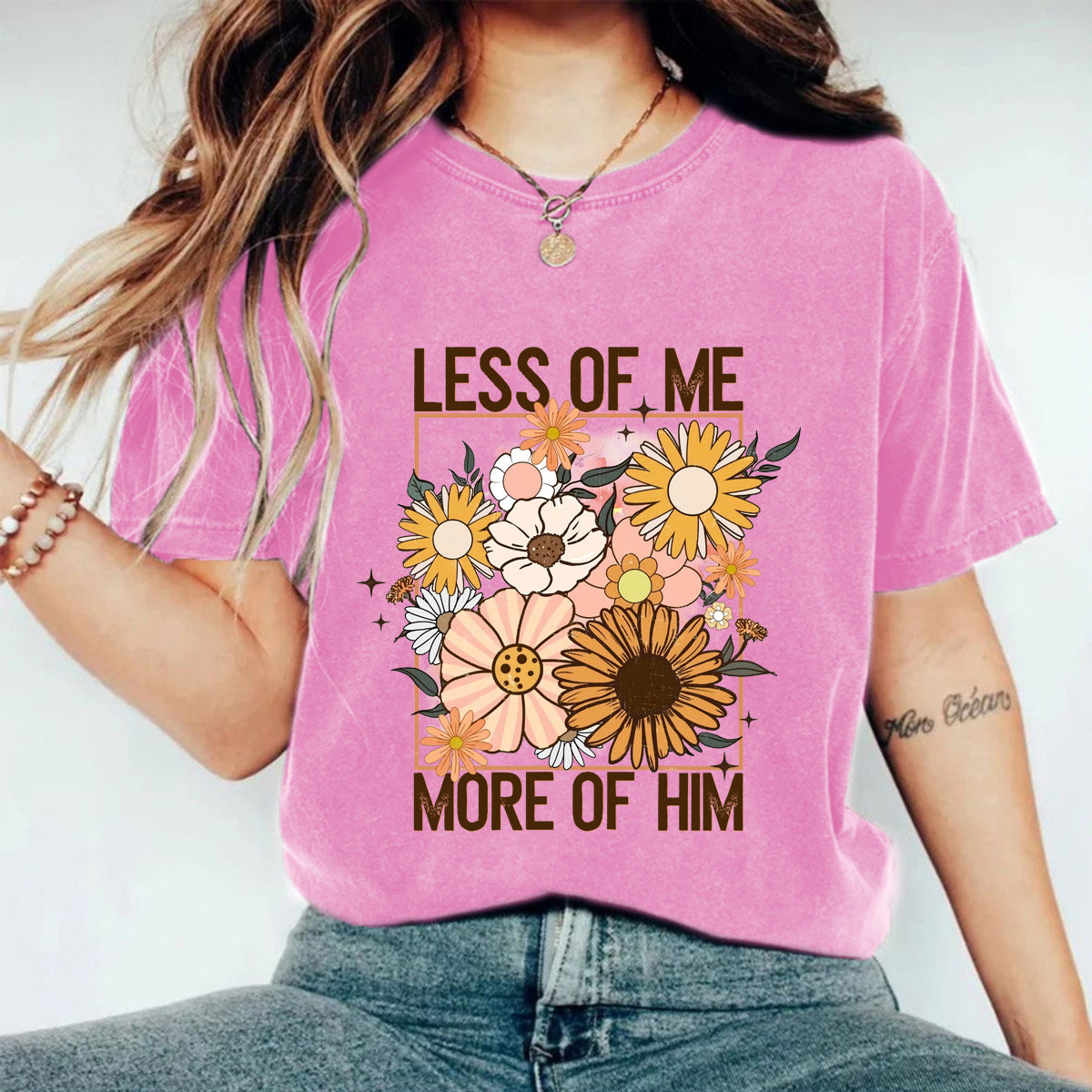 Washed and used T-shirt with printed T-shirt